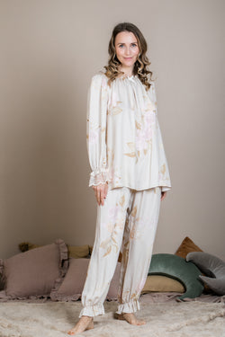 GRACE WOMEN’S PYJAMA IN BEIGE ROSES