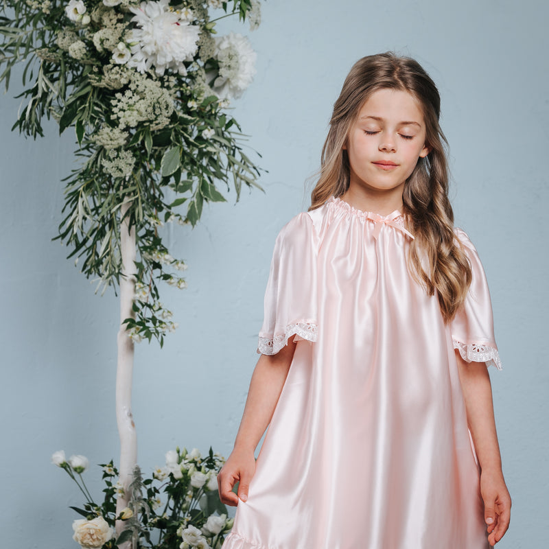 Luxurious girls' pink nightdress Agelea